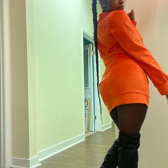 Suede Jacket & Skirt Set - Picture 10 of 11